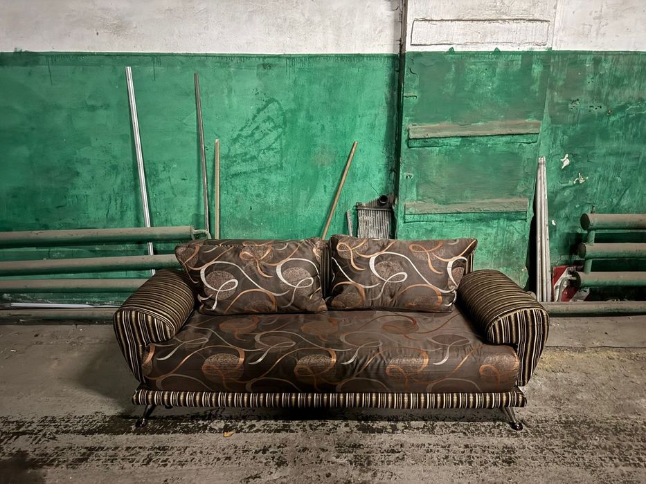 Продам диван дёшево !