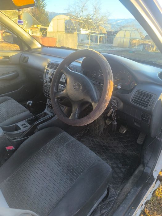 Продам автомобиль тайота Карина.