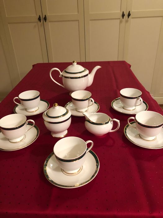 Посуда. Столовый и чайный сервиз