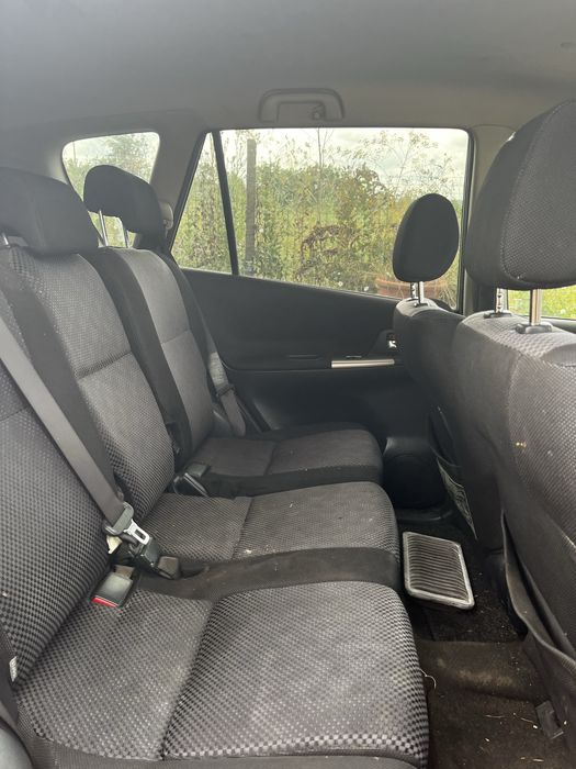 Toyota Corolla verso 2.0 d4d 90 к.с