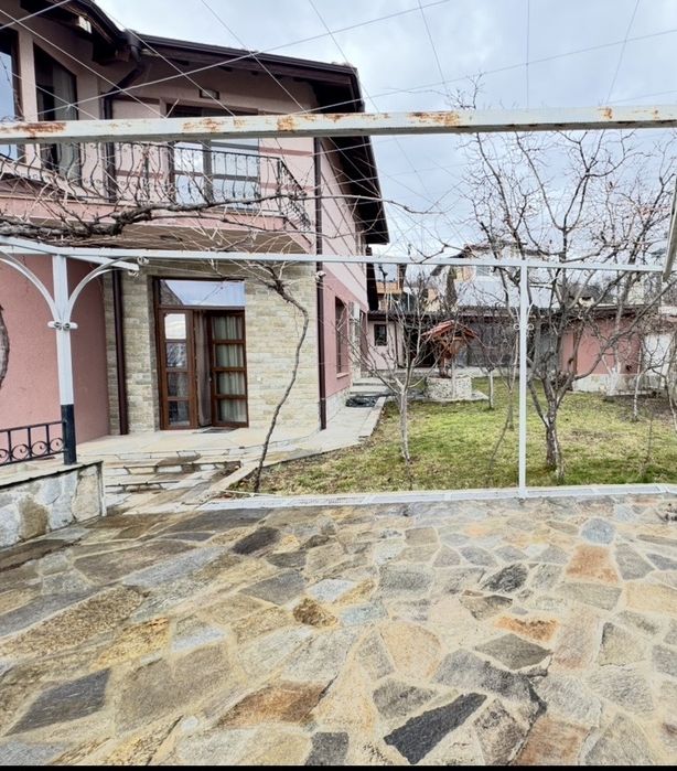 Продава се Къща в Казанлък - 270 кв.м за 943 €/кв.м - Снимка #1