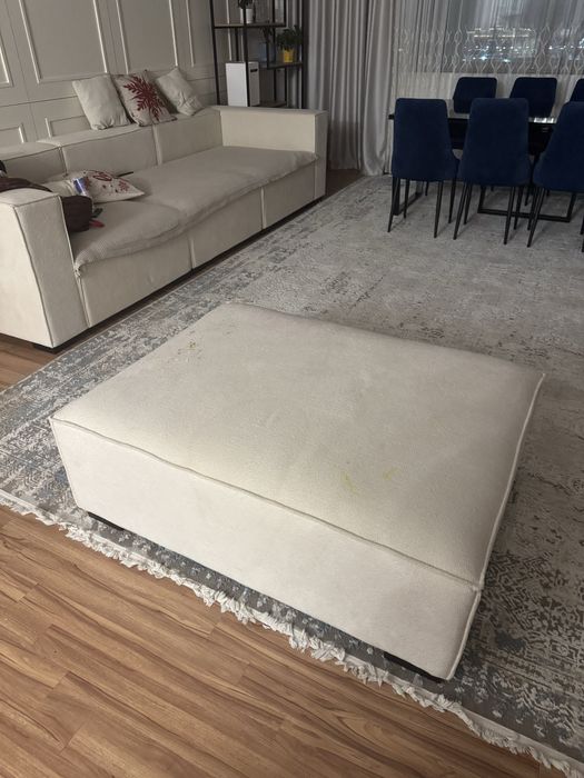 Пуфик отдадим бесплатно, есть пятна можно отстирать