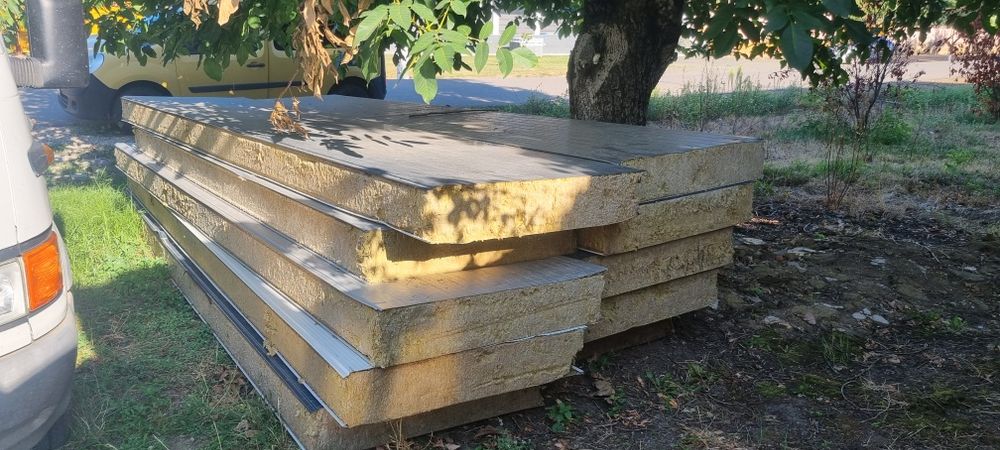 Panouri Sandwich de 20 vata bazaltica