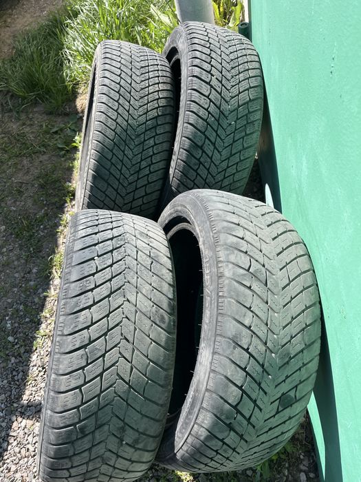 Продам резину б/у всесезонка 195 50 R15