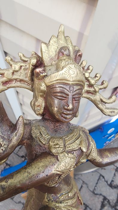 Бронзовые будийские предметы.