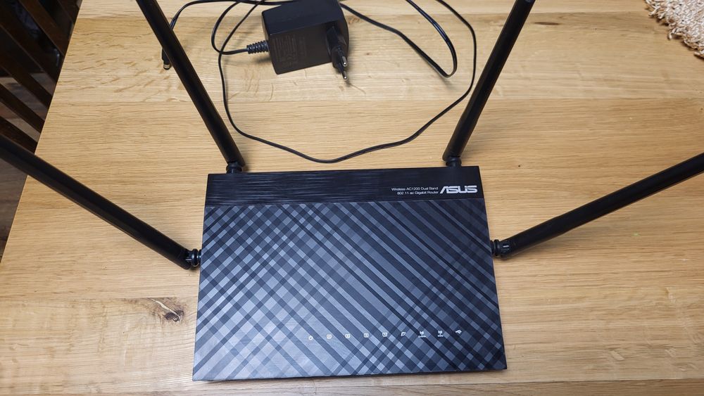 Рутер ASUS AC-1200G+