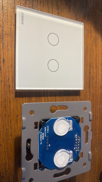 Intrerupator dublu cu touch Livolo din sticla, Alb