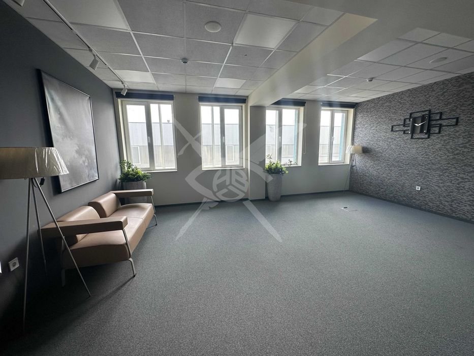 Дава се под наем Офис в Пловдив, Кършияка - 467 кв.м за 2958 € - Снимка #4