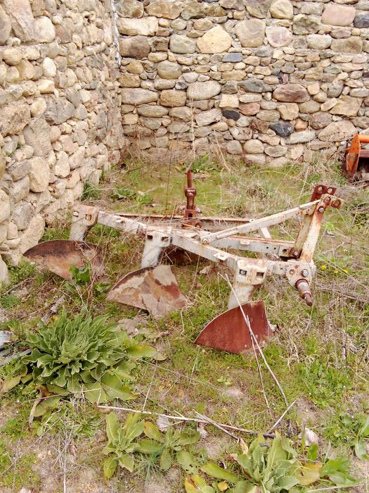 Трактор със инвентар