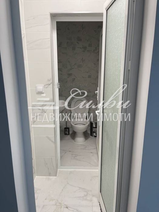 Дава се под наем Офис в Шумен, Център - 60 кв.м за 367.2 € - Снимка #4