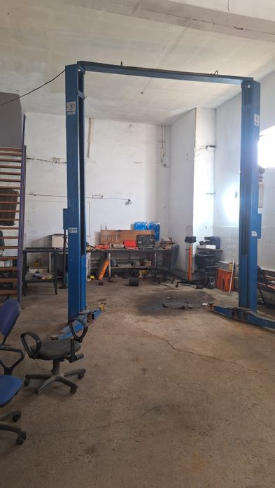 Сдаётся  автоподьемник  .