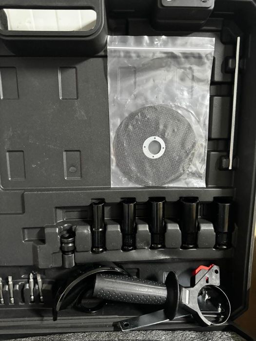 Set Makita 4 scule,3 Acumulatori 24V și 5Ah