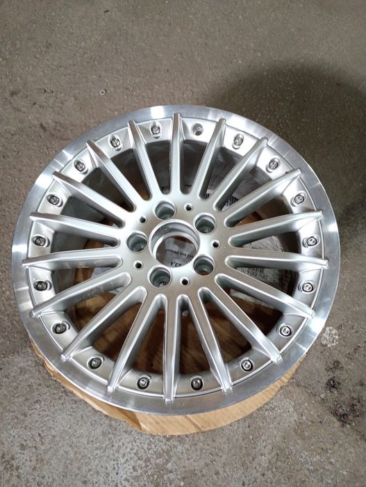 Мерцедес 1 брой чисто нова джанта 17 цола 8,5Jx17 ET33 5x112