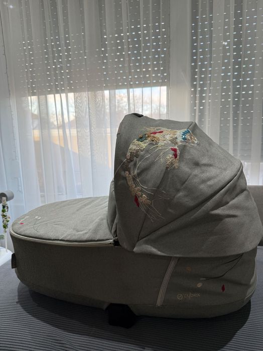 Cybex Priam Koi кош за новородено