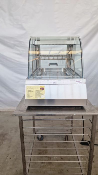 Чешка топла витрина