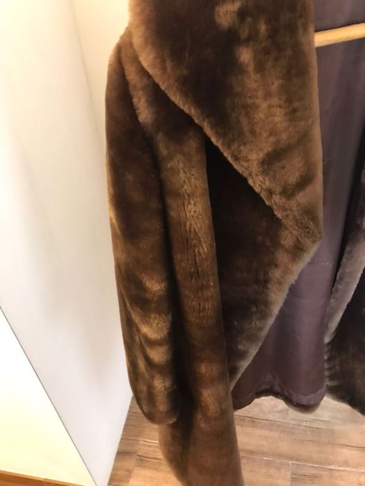 Haina de blana naturala de urs