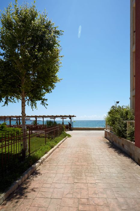 Дава се под наем Тристаен апартамент в с. Равда, Област Бургас - 130 кв.м за 2295 € - Снимка #18