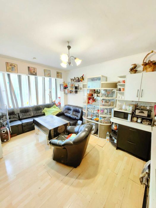 Продава се Двустаен апартамент в Перник, Център - 59 кв.м за 1530 €/кв.м - Снимка #2