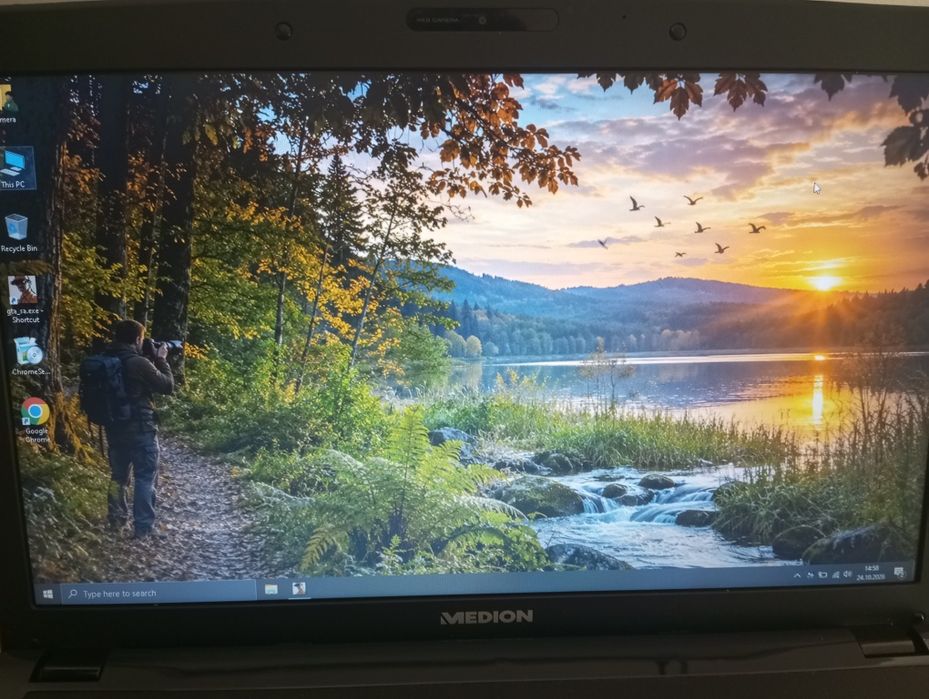 Laptop Medion 17.3 în Windows 10