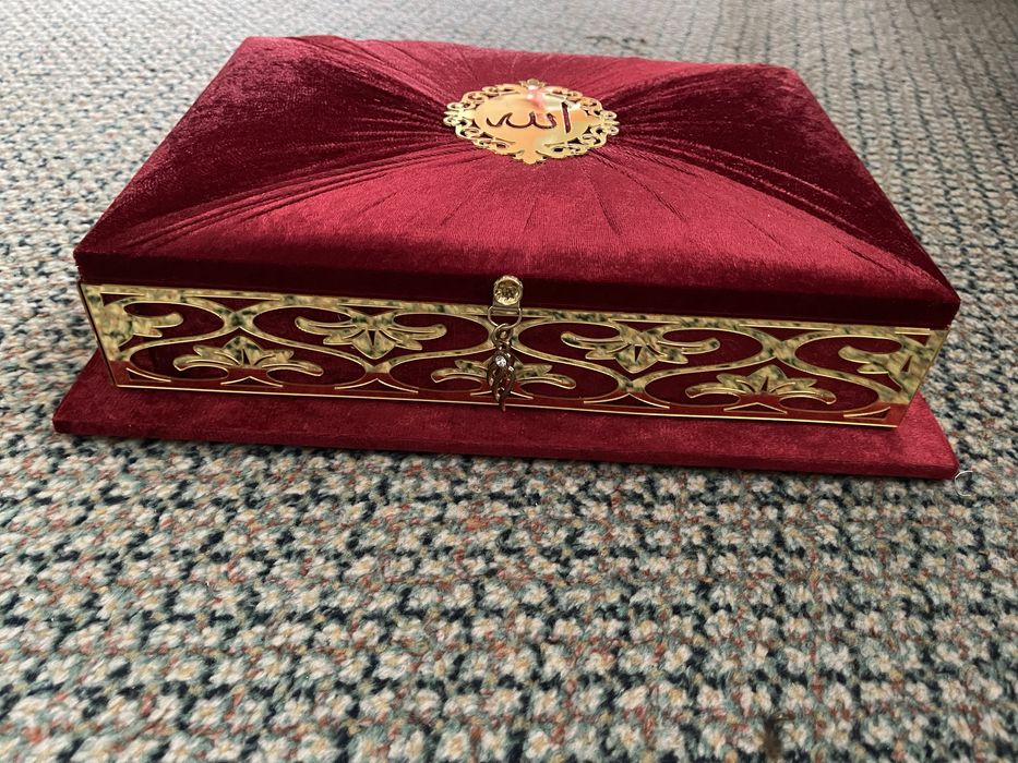 Продается подарочный нобор