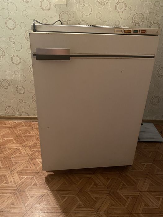 Продам морозильник Бирюса
