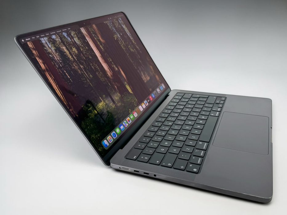 НОВ! MacBook Pro 16" 2024 M4 Pro с 14C/20G 24RAM 512SSD Гаранция!