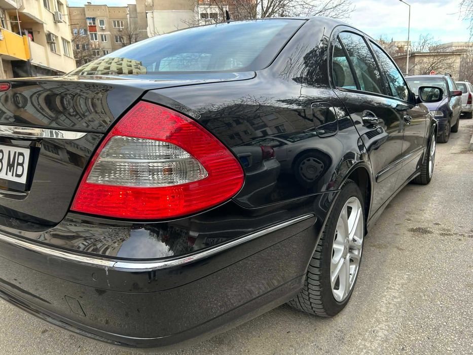 Mercedes-Benz E320 W211