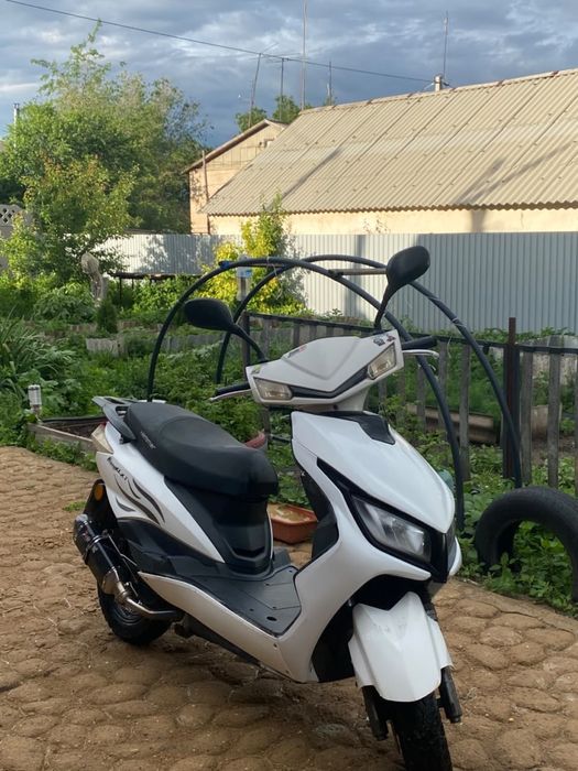 Продам скутер срочно 125к с документами