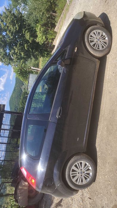 Vând fiat Grande punto 1.4 benzina turbo 120 de cp se vinde urgent