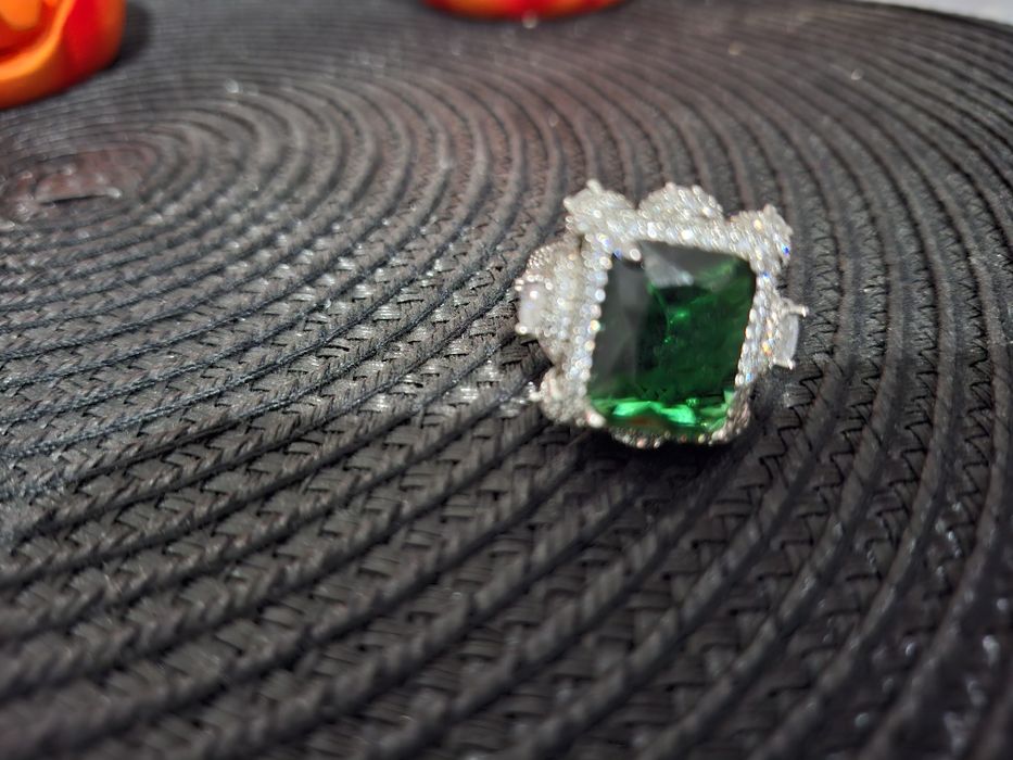 Inel cu smarald sintetic placat cu argint
