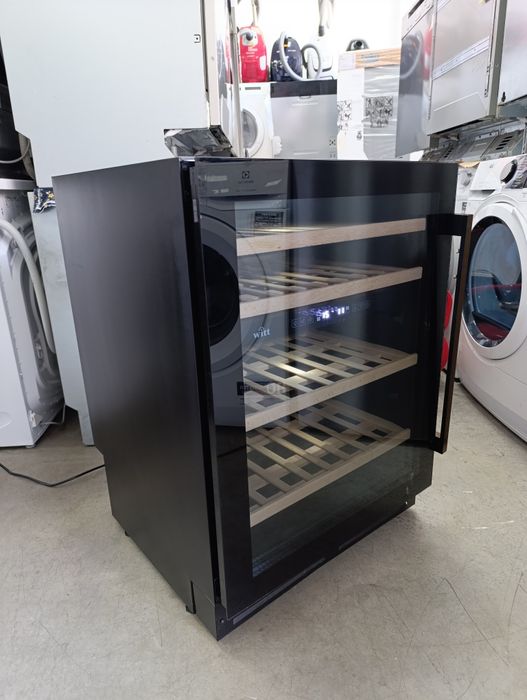 Нова!!! Витрина за вино WITT