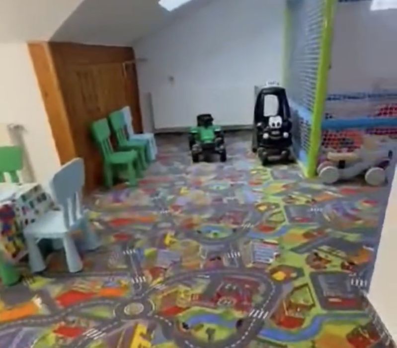 loc de joacă complet echipat + cedare chirie