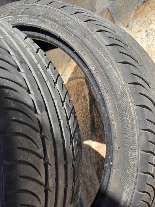 Kumho- 205/45/17 DOT22