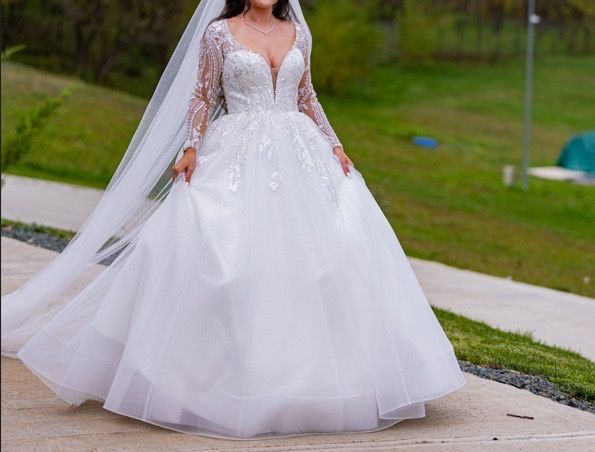Vand rochie de mireasa Aryanna Karen