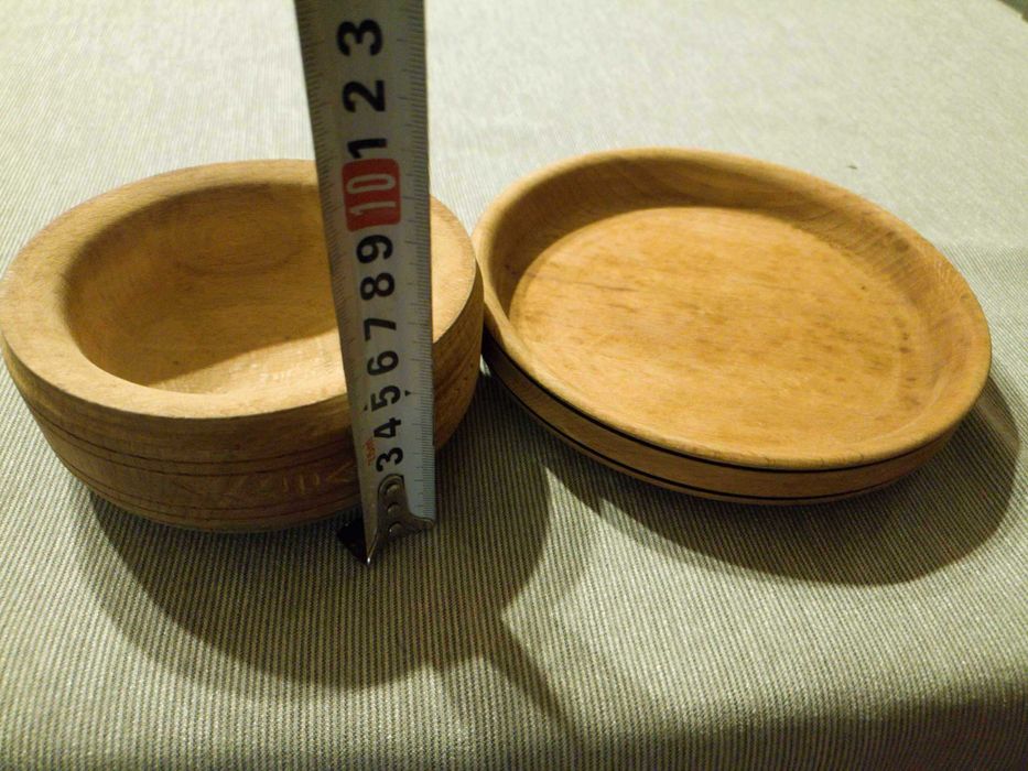 Две дървени купи