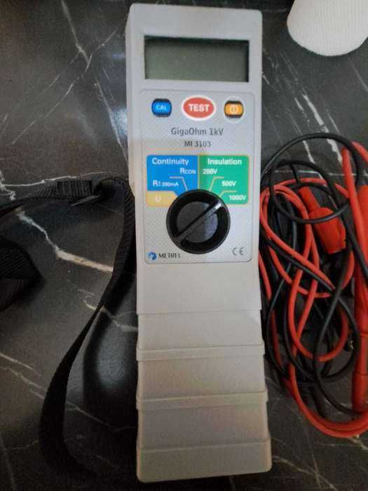 Megohmetru profesional Giga OHM MI 3103