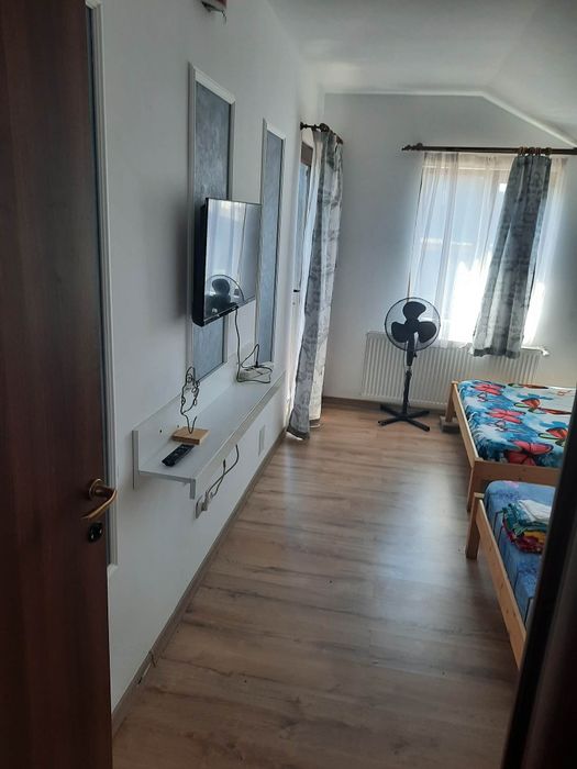Închiriez cabane laumar 1 , 2 și 3