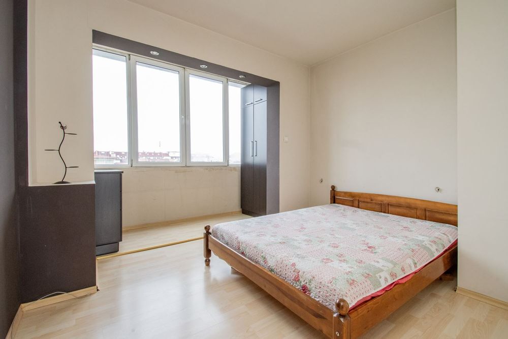 Продава се Тристаен апартамент в София, Люлин 8 - 88 кв.м за 2557 €/кв.м - Снимка #11