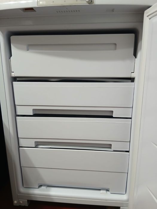 Морозильник Indesit Индезит