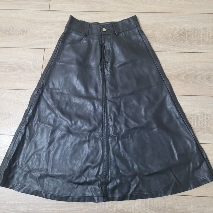 Юбка  черного цвета