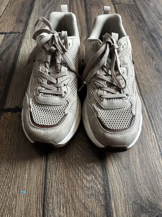 Vand Adidasi Fila Originali