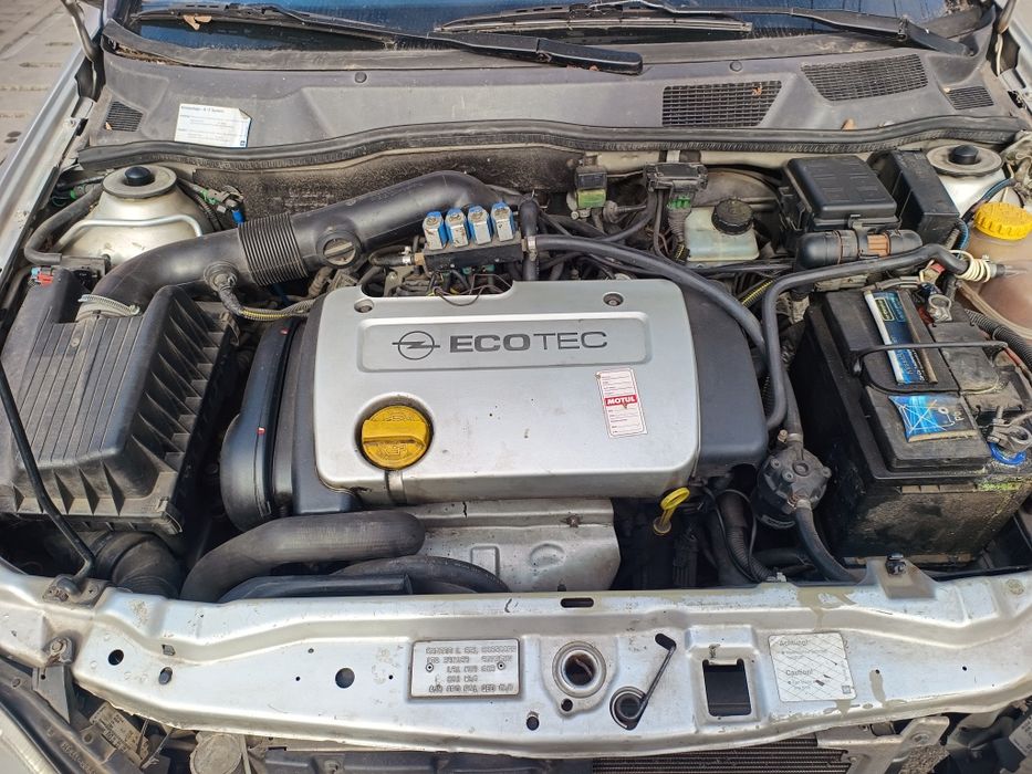 Dezmembrez Opel Astra G