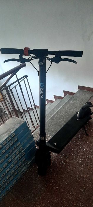 Vând trotinetă electrică, pliabilă ISEN X9 Pro ,10 inch, 1100w, baterie 48V 15,6A