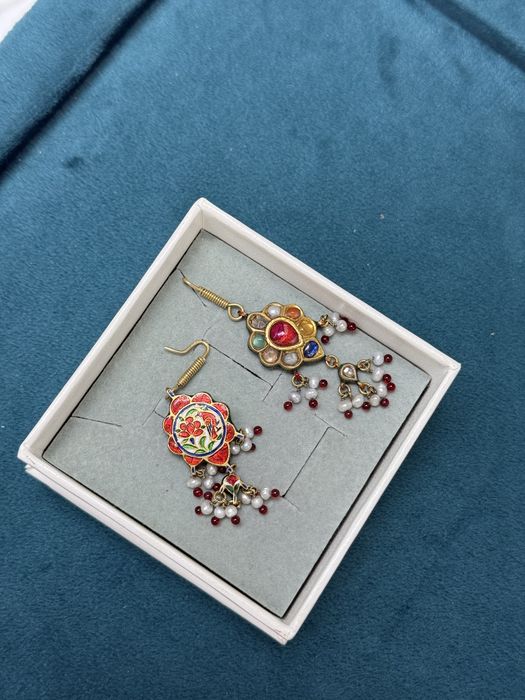 Золотые серьги с алмазами