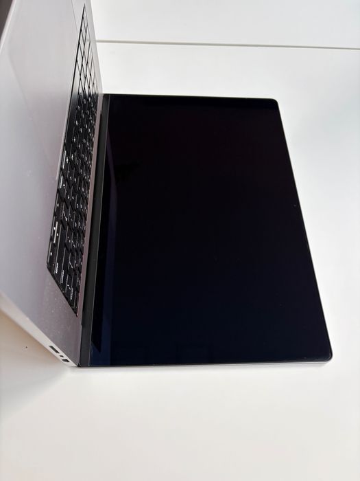 Apple MacBook Pro 2021 16' M1Pro 1TB