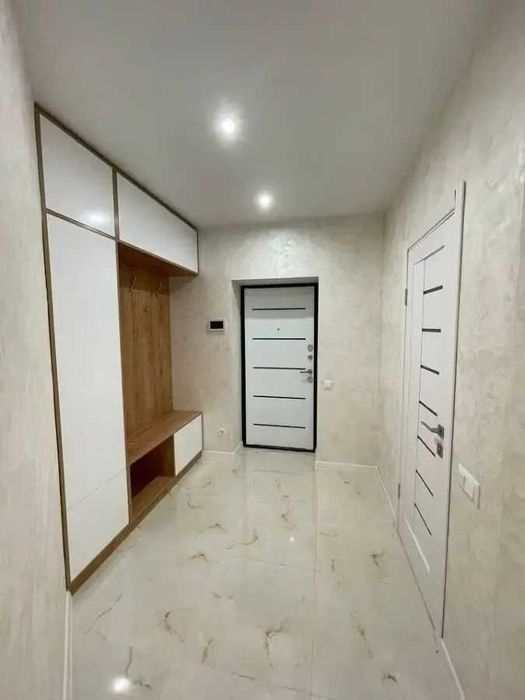 Дава се под наем Тристаен апартамент в София, Център - 100 кв.м за 612 € - Снимка #4