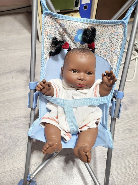 Bebe cu carucior