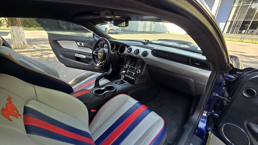 Ford mustang 2.3 ecobus