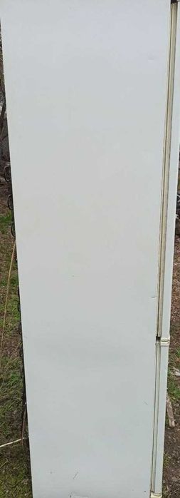 Продам холодильник indesit