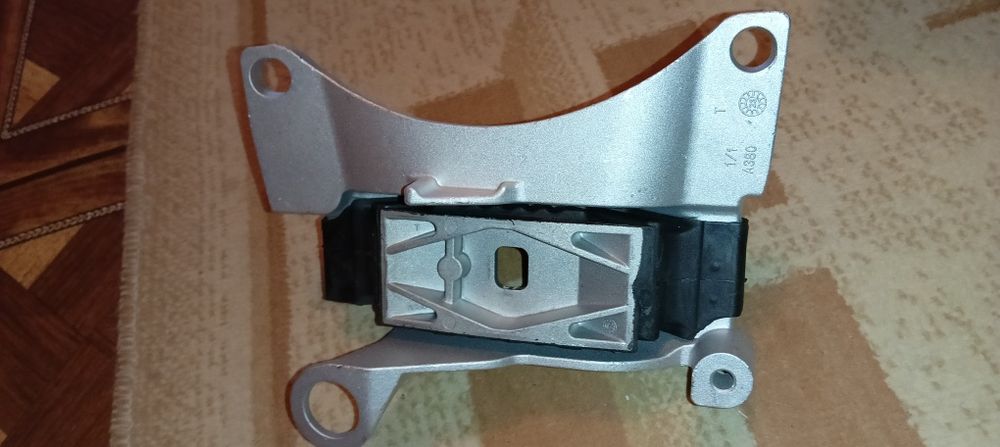 Продам подушка АКПП Рено